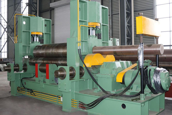 上輥萬(wàn)能式卷板機(jī)，還不了解嗎